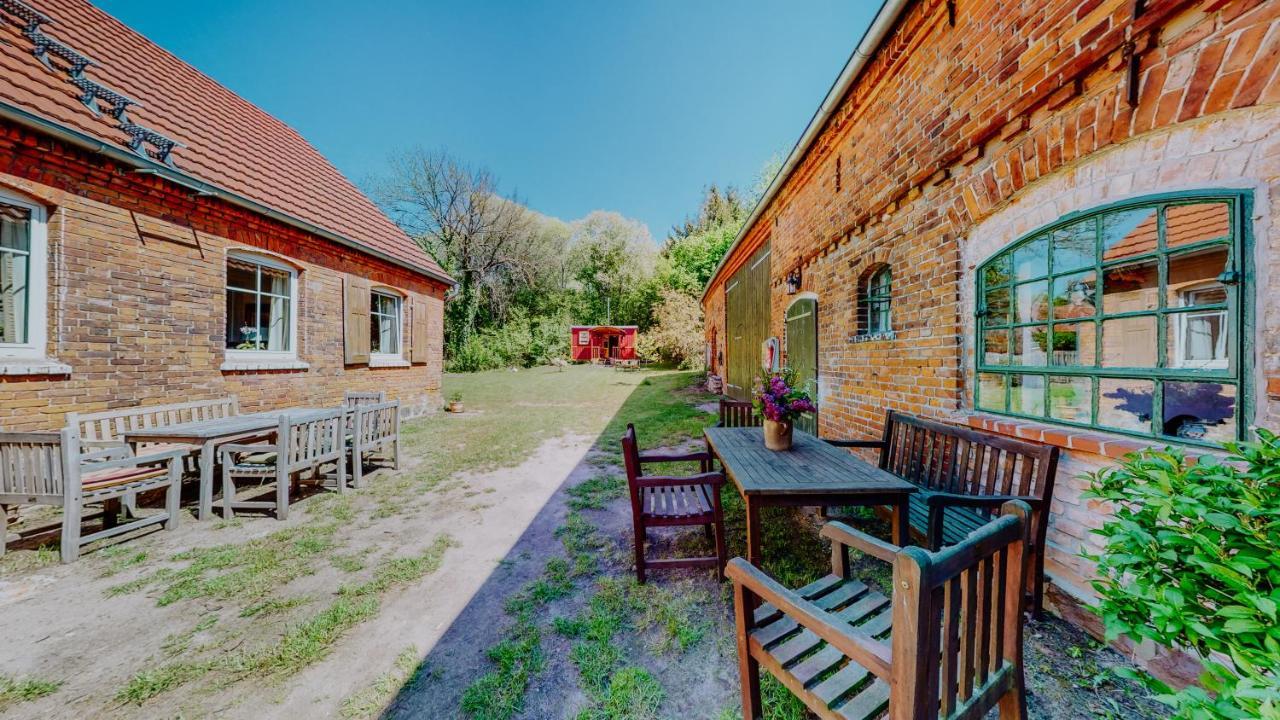 Landhaus Goldene Gans Gross Pankow  ภายนอก รูปภาพ